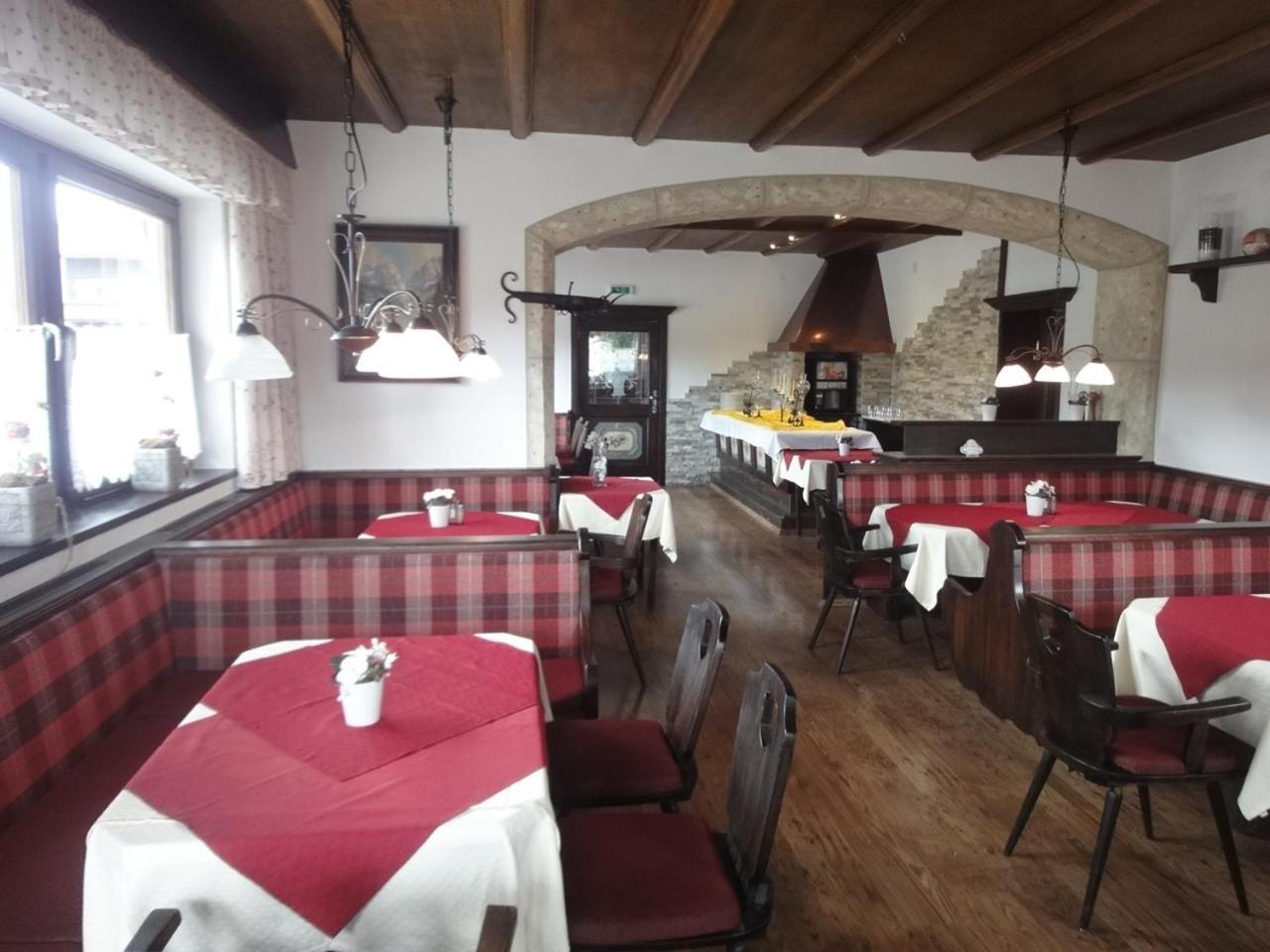 Kaiserhotel Neuwirt Oberndorf in Tirol Esterno foto
